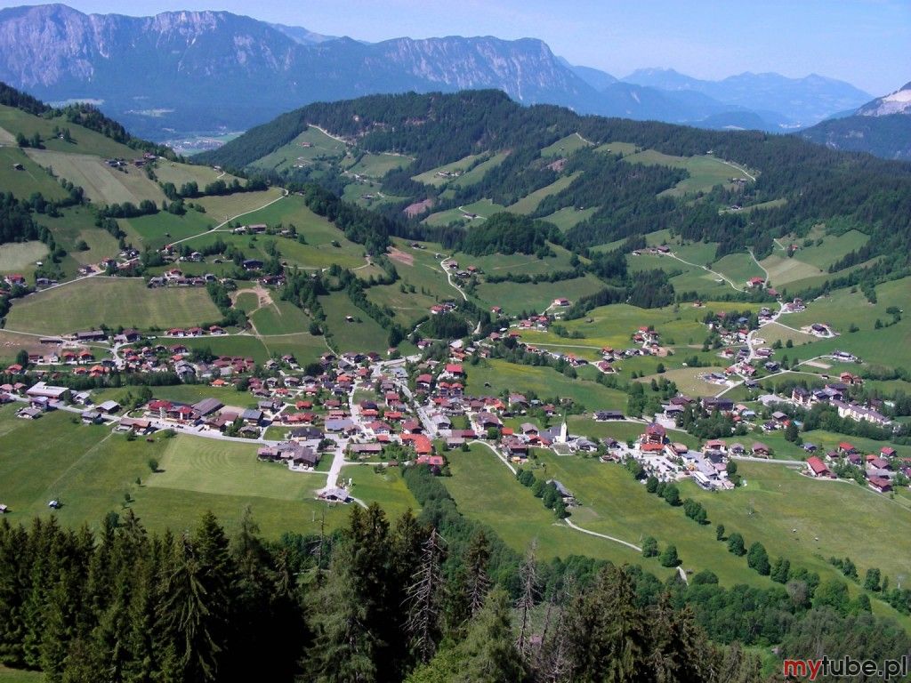 Przytulny Obergurgl leży na wysokości 1930 m n.p.m. W tym przepięknym zakątku Austrii, pośród fantastycznych widoków, znajdziesz znakomity i świetnie przygotowany ośrodek sportów zimowych, jakim niewątpliwie jest Obergurgl. Na poziomie 1800...