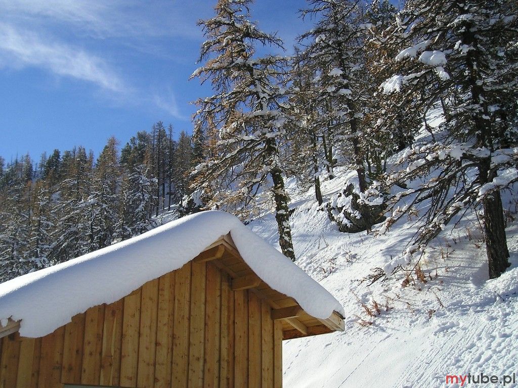 Montgenevre to najstarsza francuska miejscowość narciarska. Leży 12 kilometrów od Briancon, wyznaczając granicę pomiędzy Francją i Włochami. Jest częścią wspaniałej 