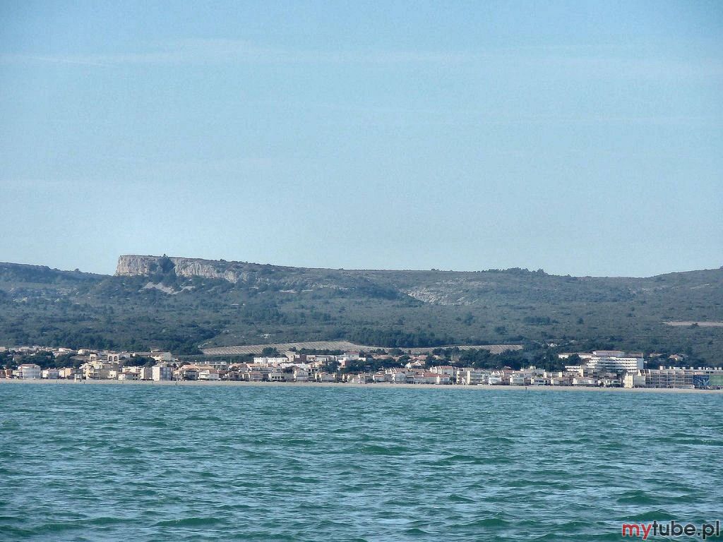 Narbonne jest miejscowością oraz gminą w regionie Langwedocja-Roussillon w departamencie Aude. W starożytności miasto to było stolicą rzymskiej prowincji Gallia Narbonensis. Narbonne jest najstarszym miastem w regionie. Powstało ono w II wieku...