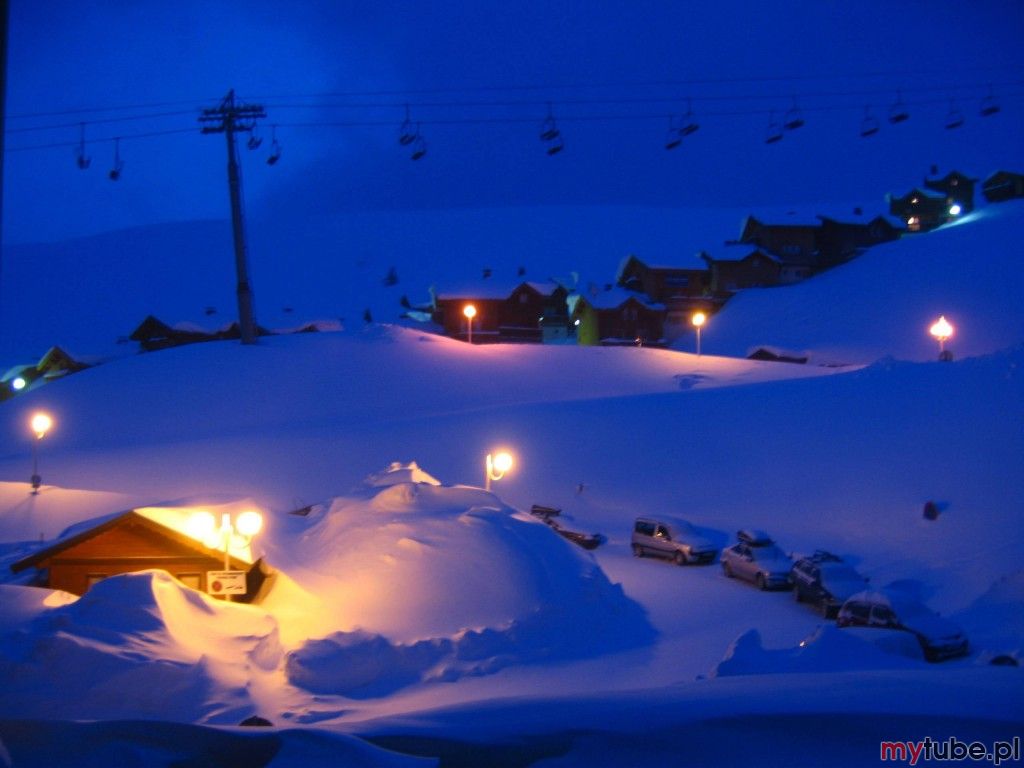 Plagne Soleil jest jedną z 10 wiosek leżących w rejonie La Plagne, zwanym też Grande Plagne. Każda ze stacji La Plagne ma swój styl i co innego do zaoferowani. La Plagne to teren o powierzchni 100 km2. Tereny narciarskie zaczynają się tu od...