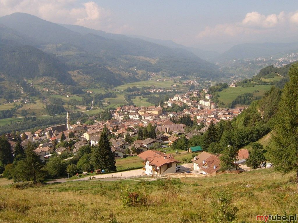 Tesero jest jednym z uroczych miasteczek leżących nad doliną Val di Fiemme. Miłośnicy sportu mogą tu nie tylko uprawiać swoje ulubione dyscypliny, ale także przeżywać sportowe emocje. Już dwukrotnie odbywały się tu Mistrzostwa Świata w...