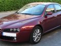 Alfa Romeo 159 – samochód klasy średniej, produkowany przez Alfę Romeo w zakładach w Pomigliano d\'Arco w latach 2005 - 2011 (produkcję zawieszono 28.10.2011, ale auto znajdzie się w ofercie producenta na 2012 rok). Początkowo w wersji sedan, a od 2006 roku również jako kombi, zwane tradycyjnie Sportwagon (skrót SW). Samochód dostępny w wersji z napędem przednim, a w najmocniejszych odmianach silnikowych (3.2 V6 24V i 2.4 JTDm) - również z napędem na cztery koła (dodatkowe oznaczenie modeli: Q4). Najmocniejsza, sześciocylindrowa jednostka benzynowa, zmodyfikowana przez Alfę, jest dziełem australijskiej odnogi koncernu GM - firmy Holden. Silnik 1.8 l MPI stanowił konstrukcję Opla (będącego również częścią koncernu GM). Alfa Romeo 159 zastąpiła model Alfa Romeo 156.
Projekt nadwozia to dzieło znanego włoskiego projektanta i stylisty motoryzacyjnego Giorgetto Giugiaro we współpracy z Centro Stile Alfa Romeo. Model 159 oficjalnie zaprezentowano publicznie po raz pierwszy podczas międzynarodowych targów motoryzacyjnych w Genewie, w marcu 2005. Prezentacja odmiany nadwoziowej Sportwagon miała miejsce również w Genewie rok później. Oznaczenie \