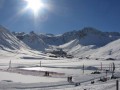 Tignes leży w samym sercu Alp, niedaleko jeziora i Parku Narodowego Venoise. Tignes składa się z trzech małych wiosek: Val Claret położonego u stóp lodowca Grand Motte, z Tignes Le Lac usytuowanego nad samym jeziorem oraz z najbardziej...