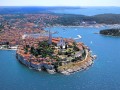 Rovinj, położone w Chorwacji na słonecznym półwyspie Istria urokliwe miasteczko portowe, jest jednym z najbardziej znanych kurortów wczasowych w tym regionie. Romantyczne krajobrazy, lazurowe i krystalicznie czyste lustro Morza Adriatyckiego, w...